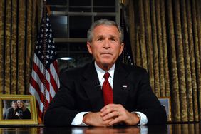 乔治•布什(George w . Bush)”>
          </noscript>
         </div>
        </div>
       </div>
       <div class=