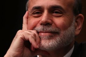 联邦储备委员会主席贝南克(Ben Bernanke)休息的脸