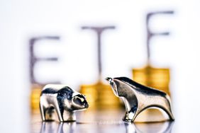 字母EFT的金币与股市的象征