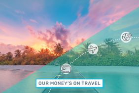 照片描绘了夕阳下一个热带海滩上的插图覆盖我们的钱的旅游标志。