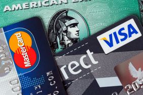 安全的信用卡不仅适用于那些信用报告不佳或信用评分低、无法被批准使用传统信用卡的人。