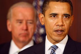 与奥巴马总统和副总统拜登一起宣布2010财年预算
