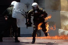 紧缩措施引发希腊骚乱