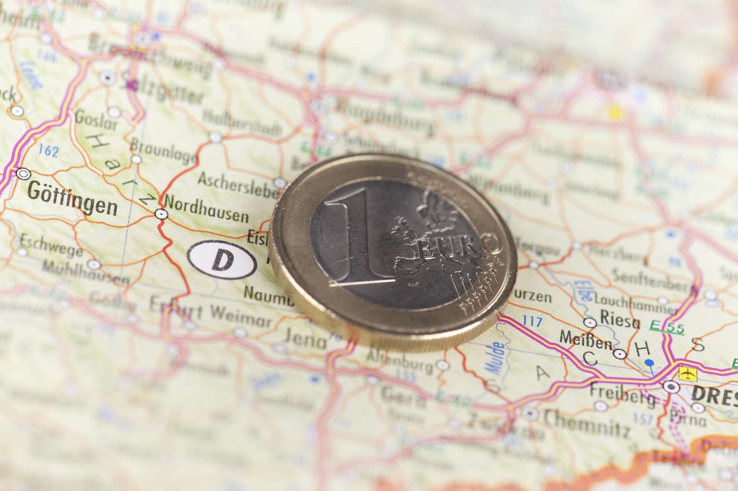 德国国家贴花与一欧元硬币